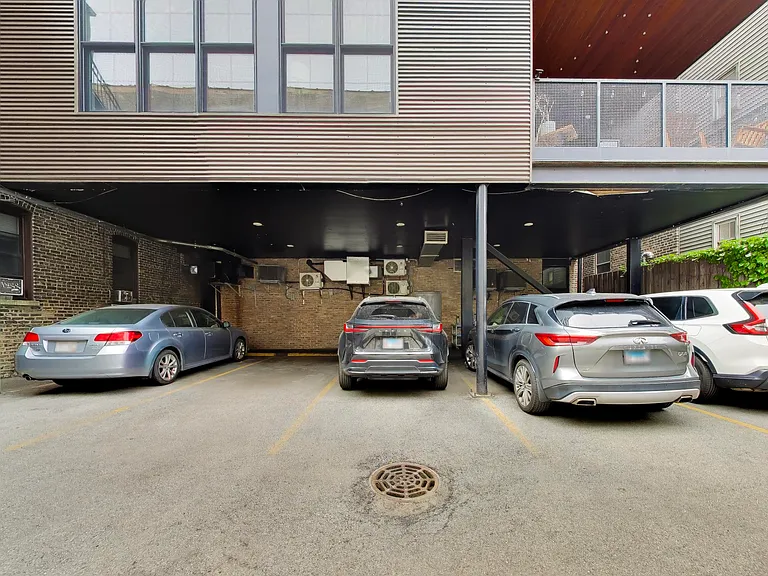 1902 W Division St #4S — Photo 33