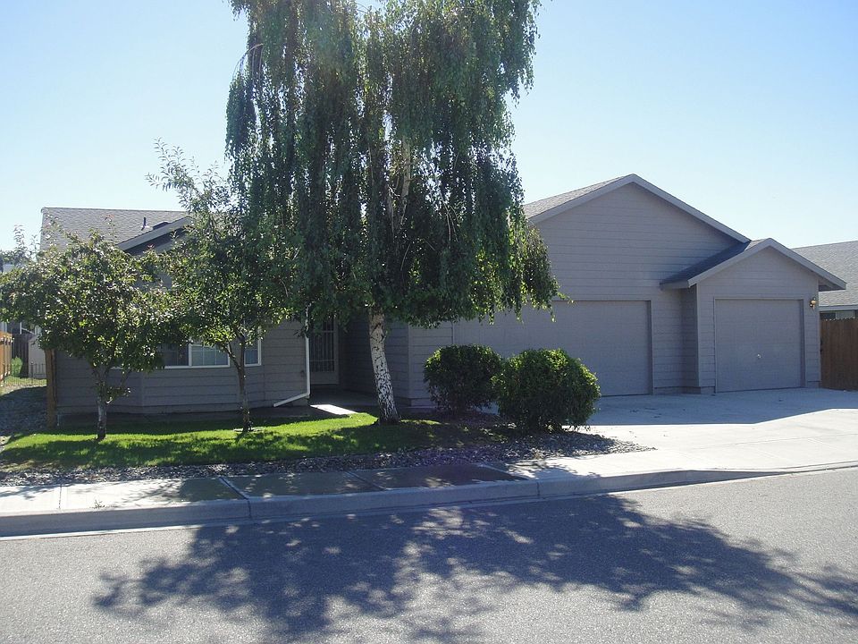 Front of home.  3 Car garage