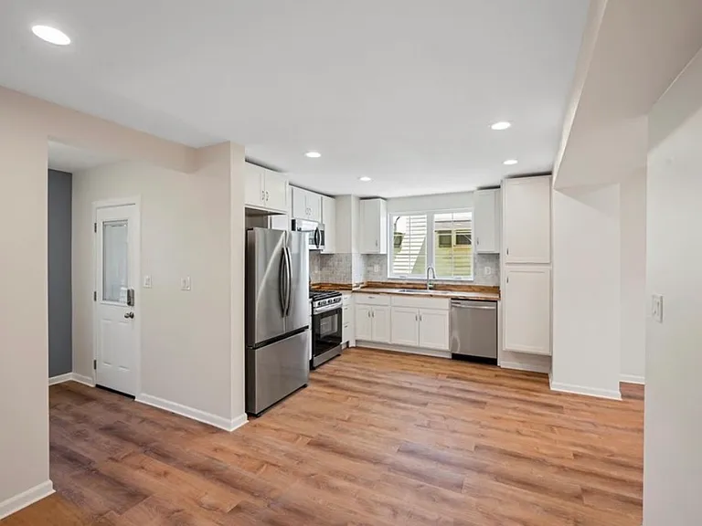 317 Anthony St — Photo 11