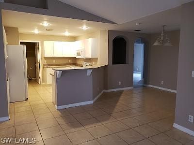 3rd image of 526 NW 25th Ave