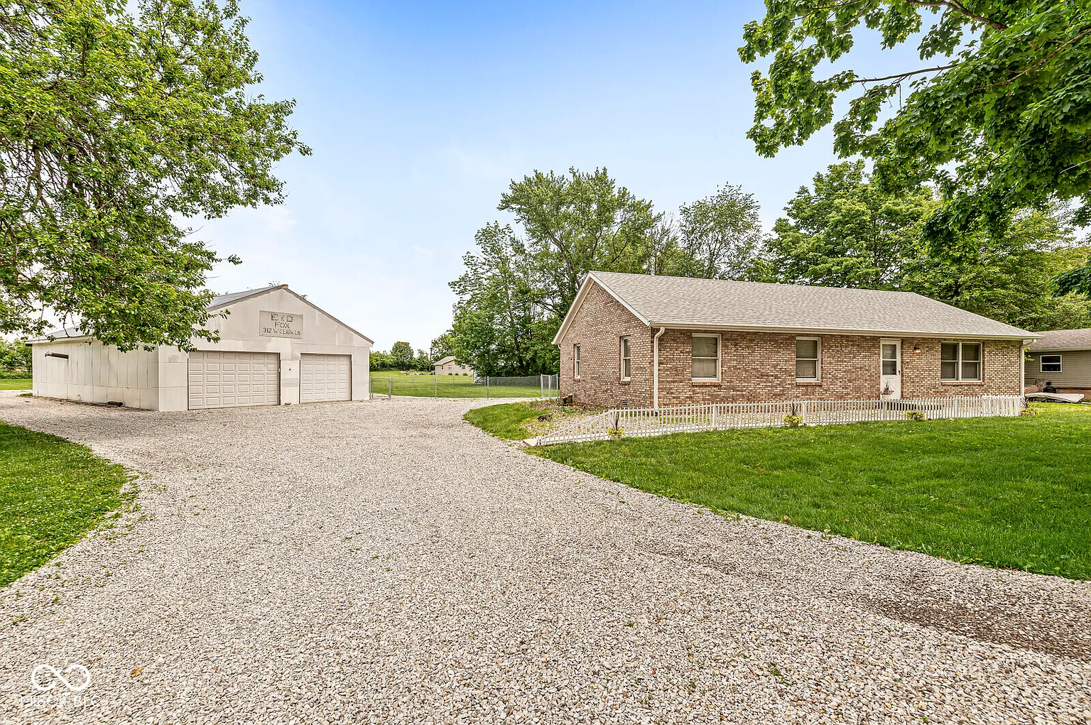 312 W Clark Ln photo 1