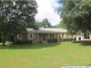 15 Forest Hill Rd, Byhalia, MS 38611