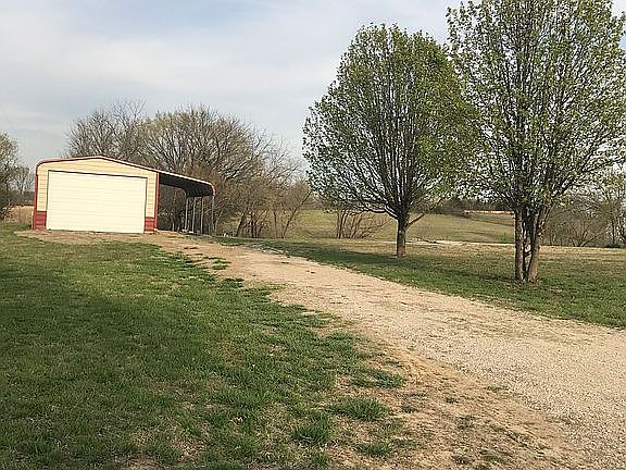 4th image of 23920 N 4028th Dr