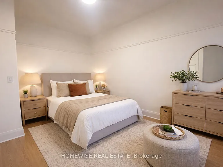 1542 King St W #2 — Photo 2