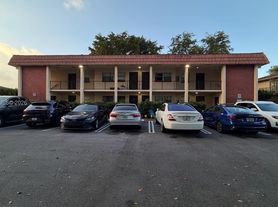 8604 NW 35th St, Pompano Beach, FL