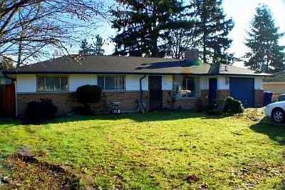1424 Blaine Ave NE photo 1