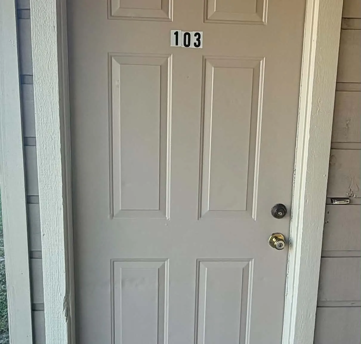 2 bed, 768 sqft, $1,050 — Photo 1