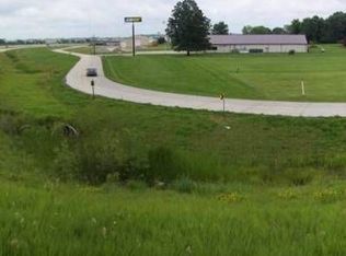 104 E Beech St, Shelbina, MO 63468