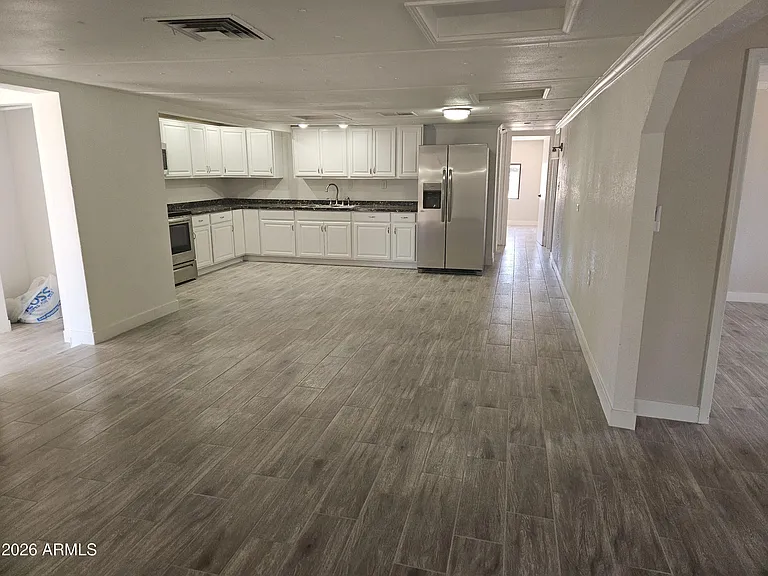 1584 N Wood St — Photo 3