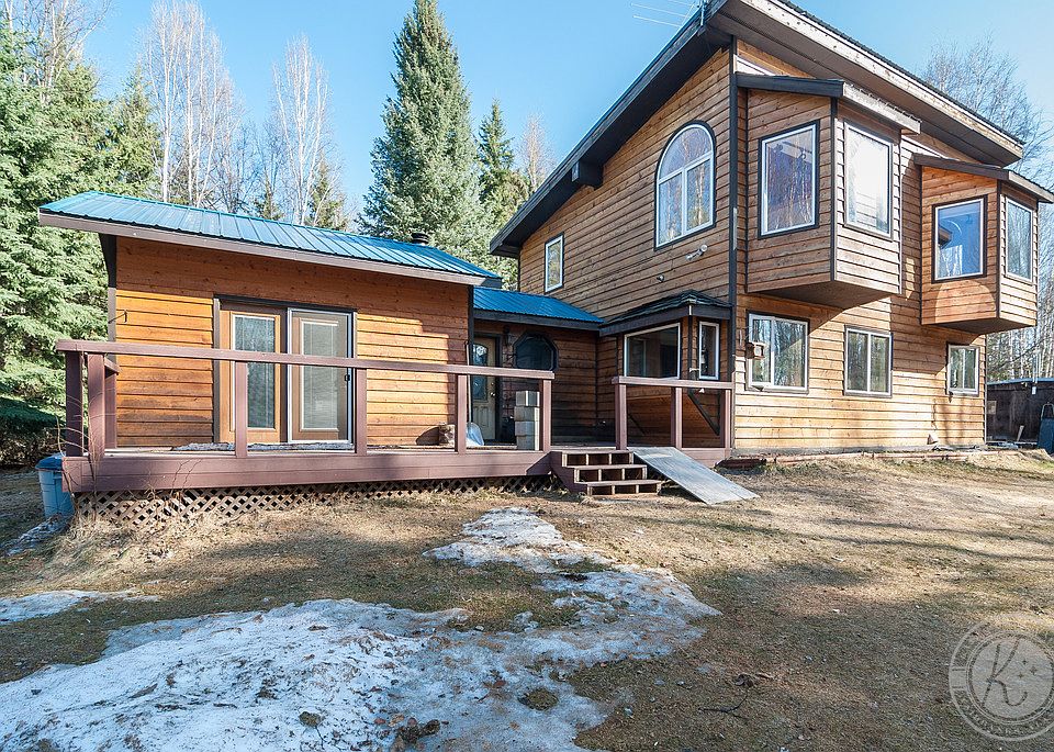 1st image of 379 Bote