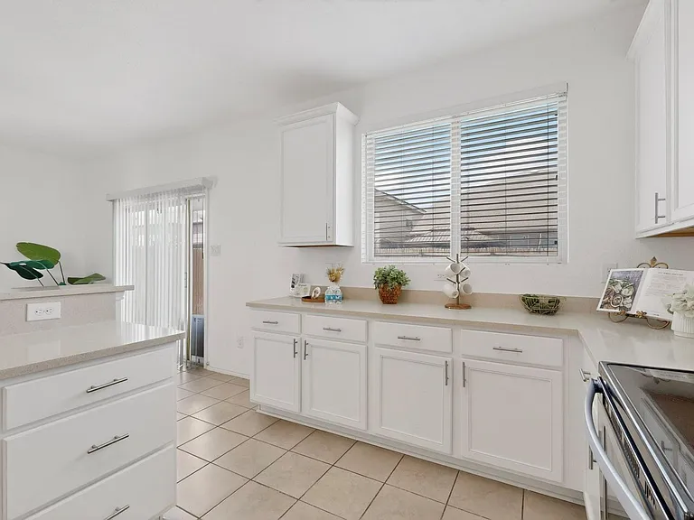 6212 Topsail Dr — Photo 14