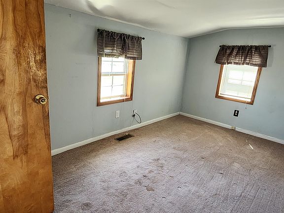5th image of 520 E Calkins Ave