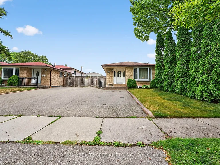 1912 Bonnymede Dr #LOWER — Photo 2