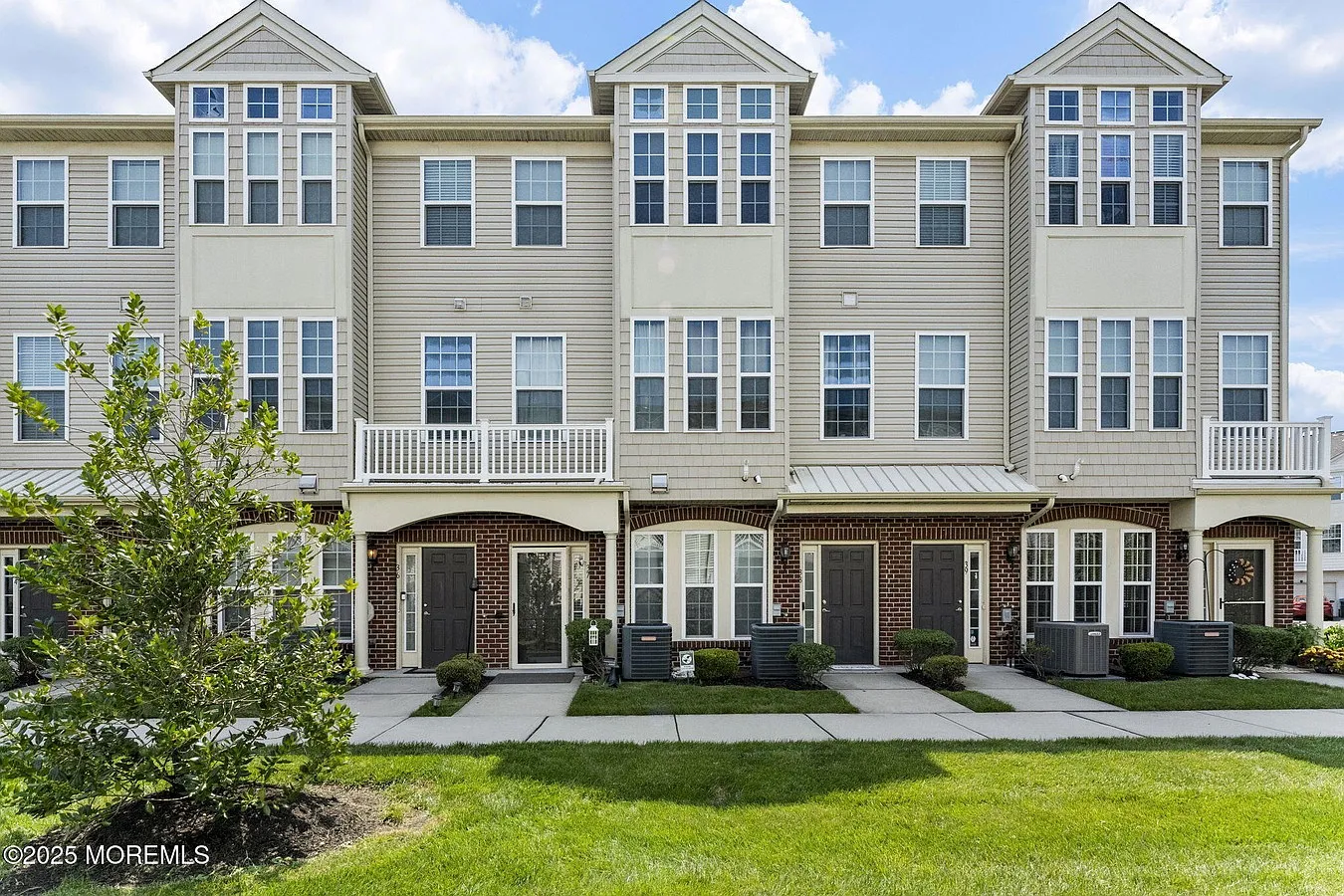 2 bed, 1140 sqft, $3,150 — Photo 1