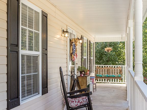 5th image of 615 River Landing Dr