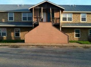 160 Ridge St APT A, Tonganoxie, KS 66086