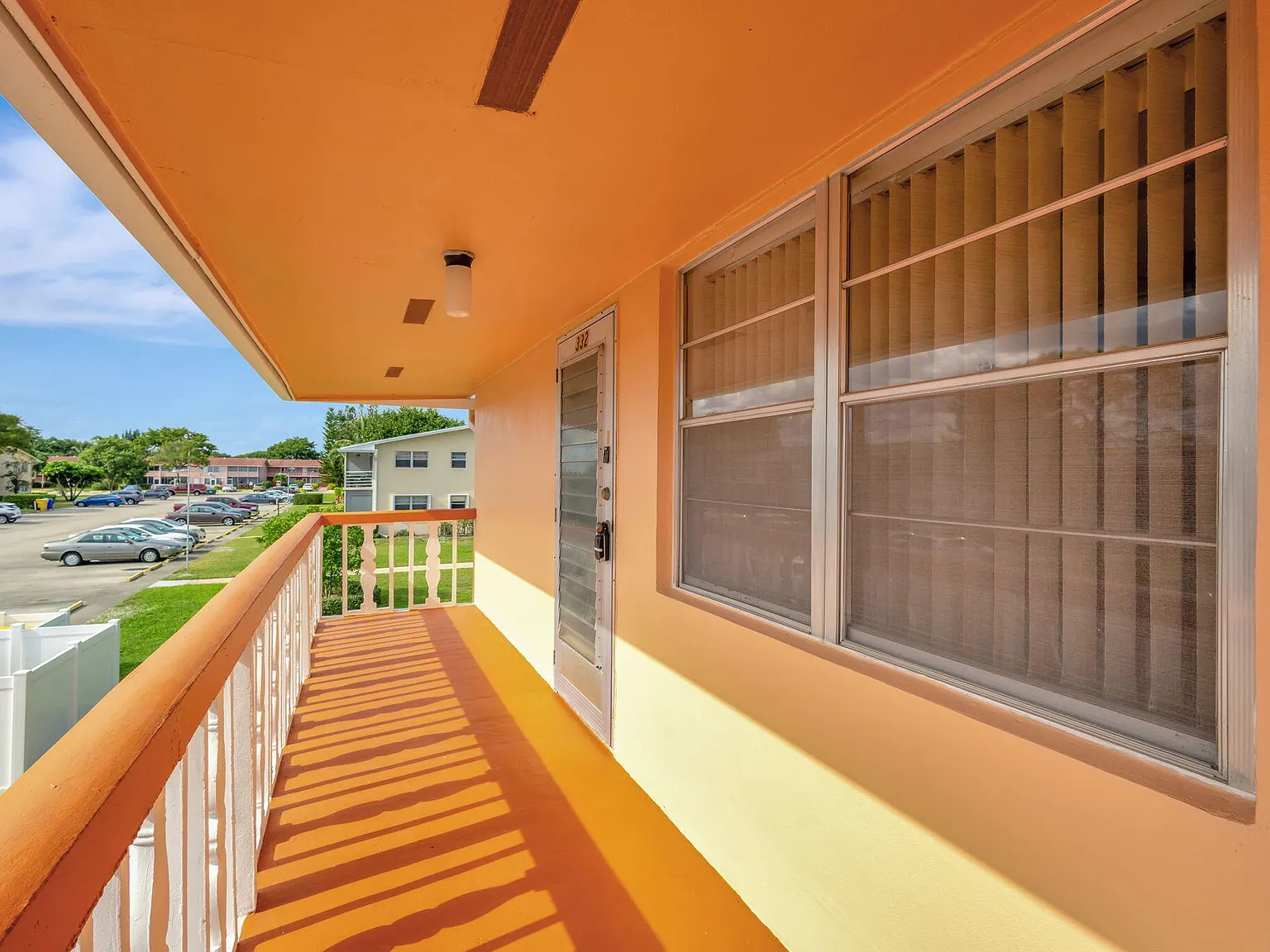 2 bed, 1.5 bath, 798 sqft, $1,350 — Photo 2