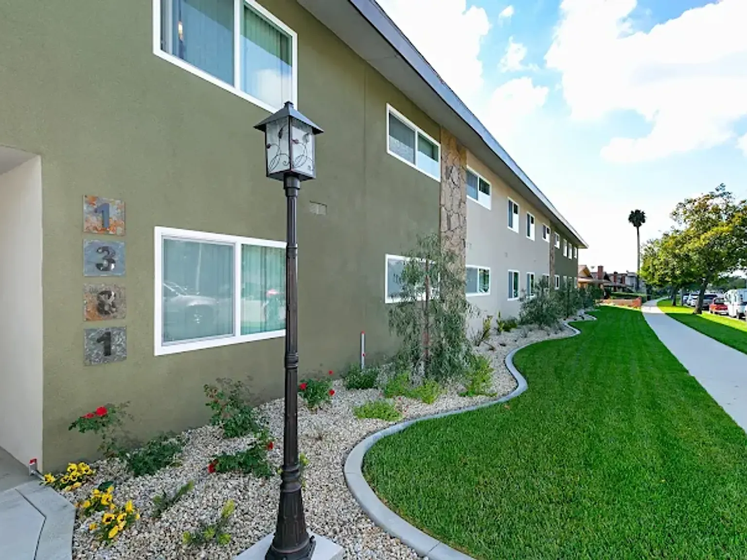 The Riviera Apartments — Photo 4