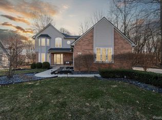 177 Summer Shade Dr, Howell, MI 48843