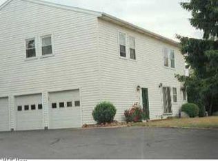 2545 Royal County Down, Uniontown, OH 44685