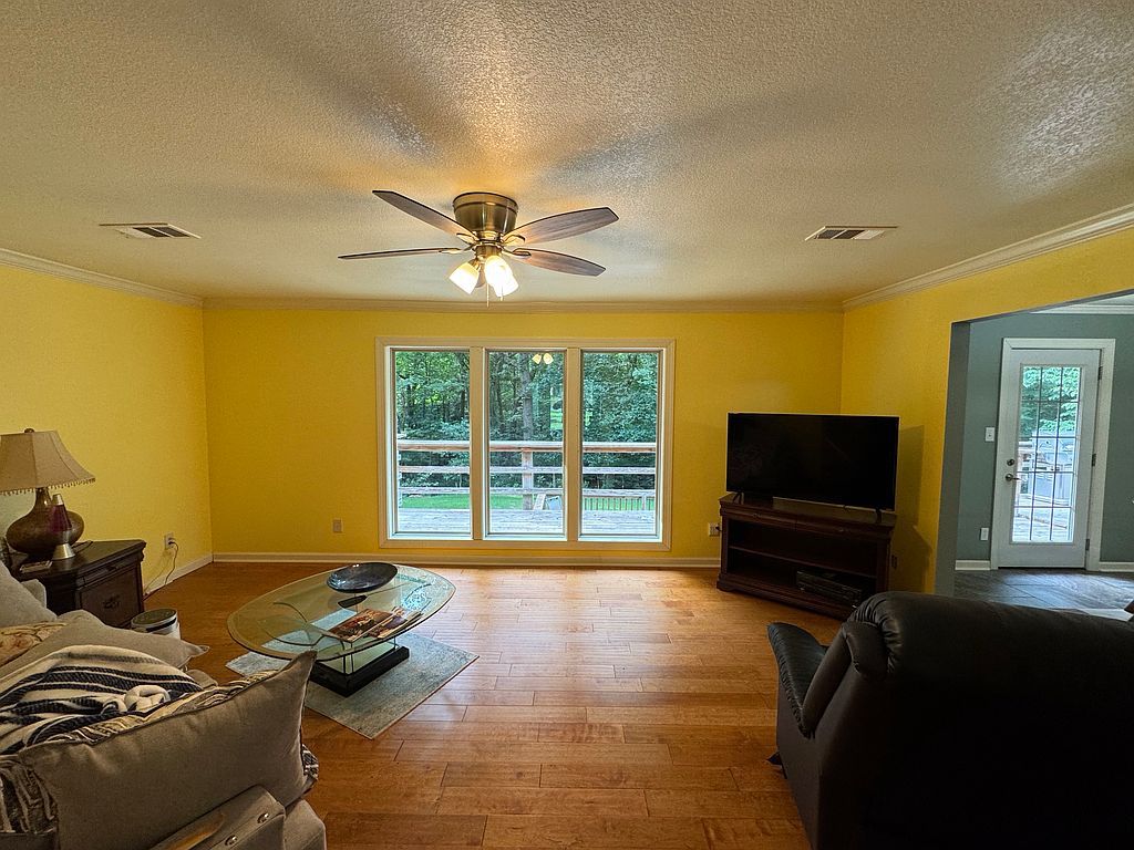 1926 Paula Dr - Property Image
