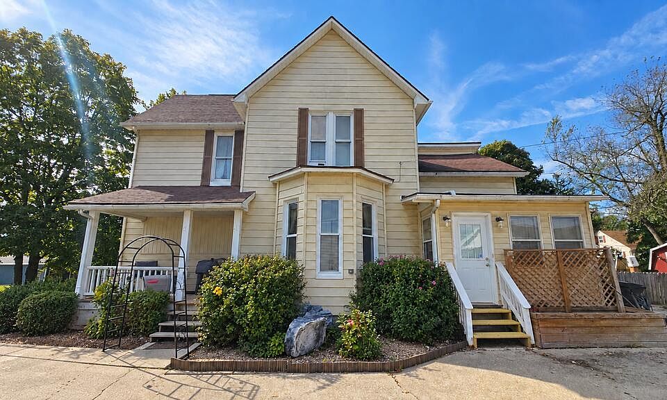1st image of 1003 Grace St