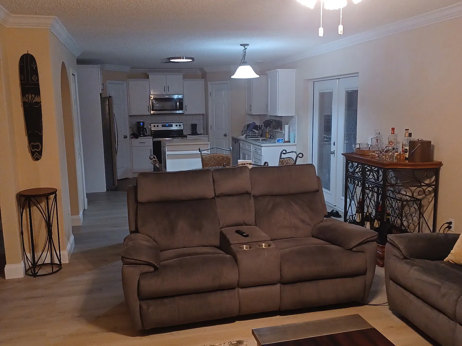 4 bed, 2.5 bath, 2078 sqft, $2,800 — Photo 2