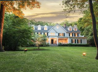 126 Huckleberry Hill Rd, New Canaan, CT 06840