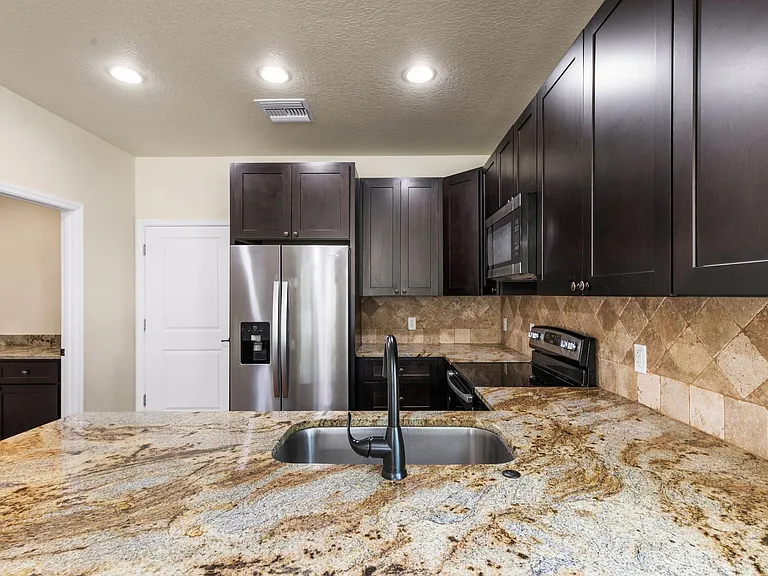 509 Sunbranch Ln — Photo 6