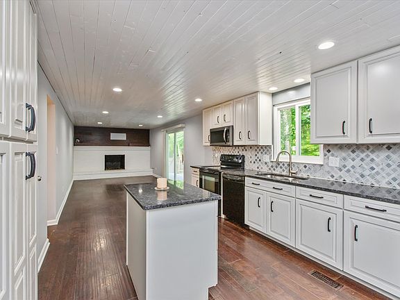 2nd image of 6528 Breeds Hill Ct