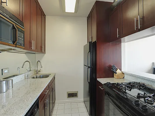 Sold by Sotheby's International Realty | media 6