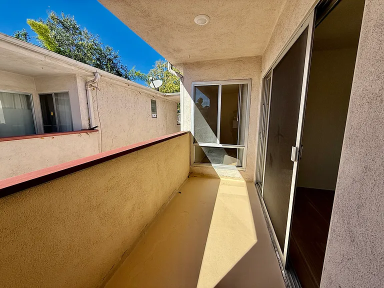 Vine Street Apartments — Photo 48