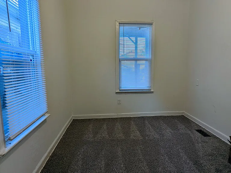 609 Van Buren Ave — Photo 14