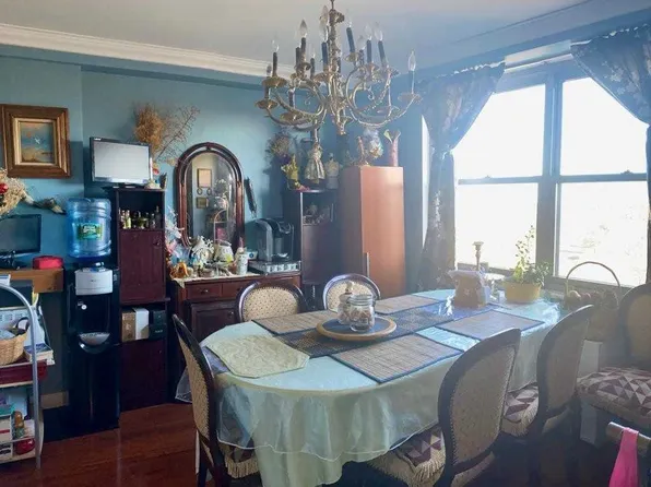 61-20 Grand Central Parkway image 11 of 18