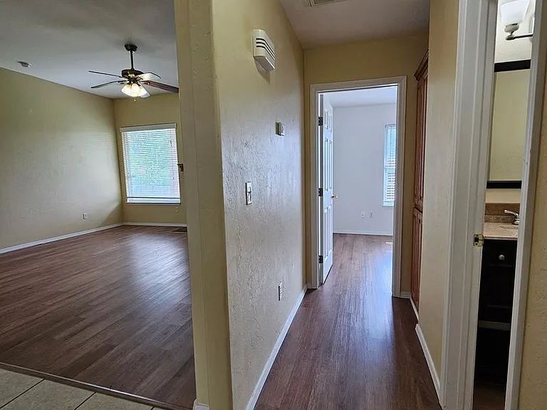 908 N Janeway Ave — Photo 10