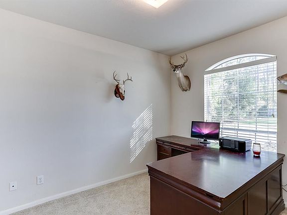 The location of the study at the front makes this the perfect spot for working from home. You can see the front, the cul de sac location makes for little traffic and a private space.