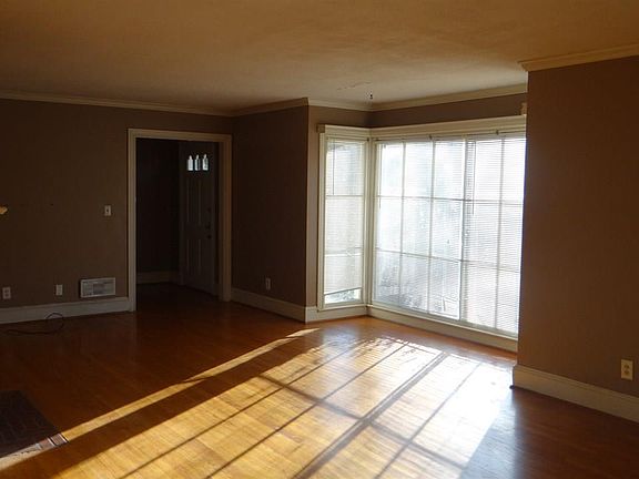 4th image of 845 Knollwood Dr