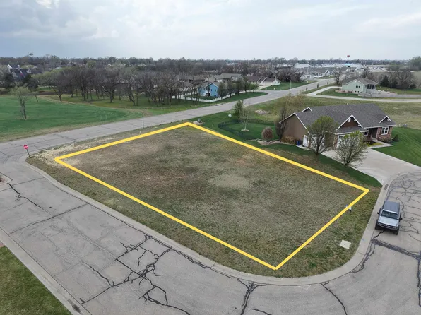 400 Ridge Ct, Abilene, KS 67410