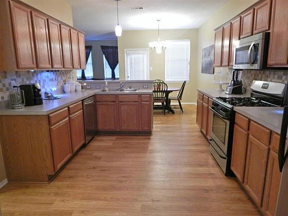 4th image of 5009 Wordsworth Dr