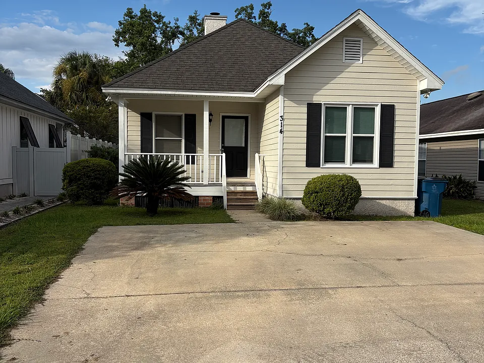 314 Maple St