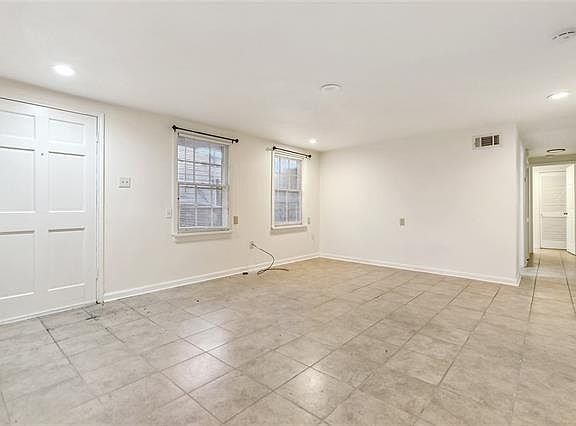 4th image of 8127 Belfast St