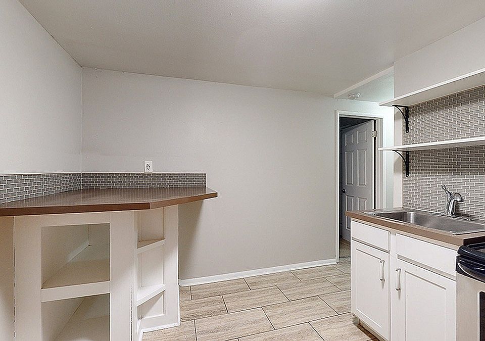 wh_elms_unit1055_545sf_kitchen3_1200x675