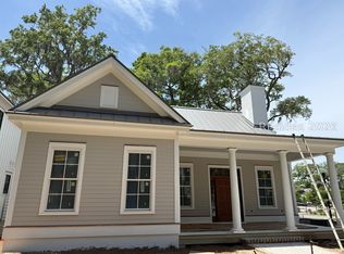 6 Meridian Rd, Beaufort, SC 29907
