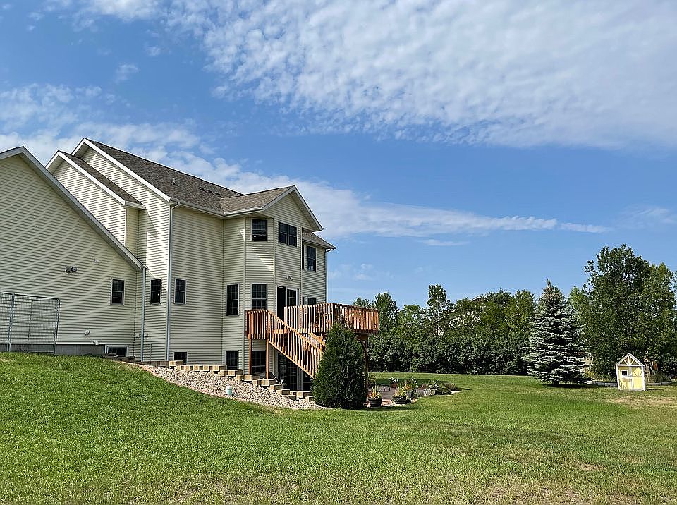 2nd image of 8227 Ridgeland Dr