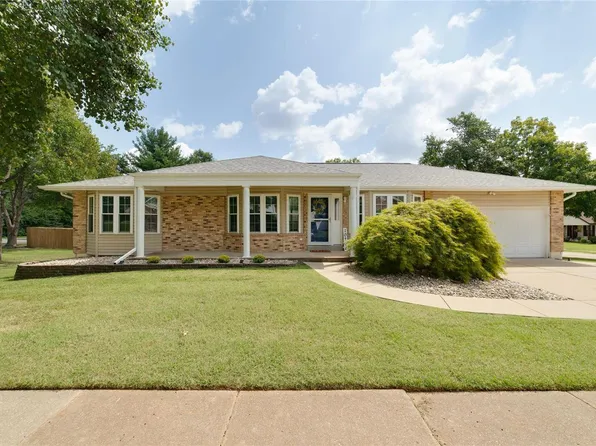 10702 Roxanna Dr, Saint Louis, MO 63128