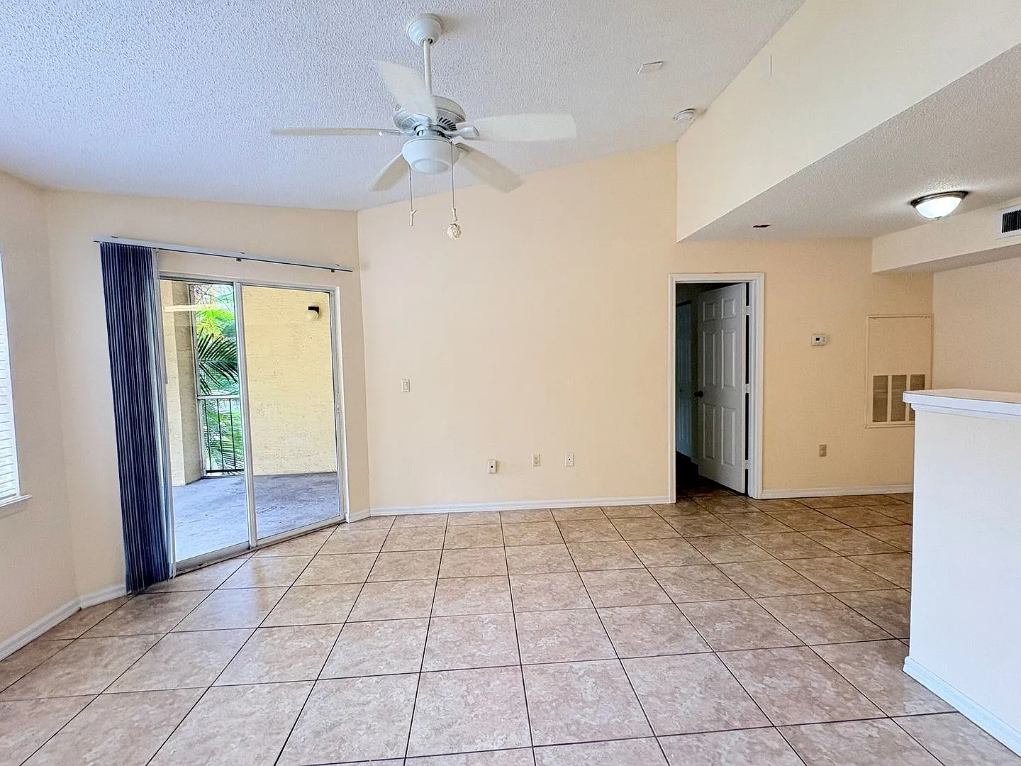Charming 1 Bed / 1 Bath Second-Floor Condo in a Prime Fort Myers Location! — Photo 2