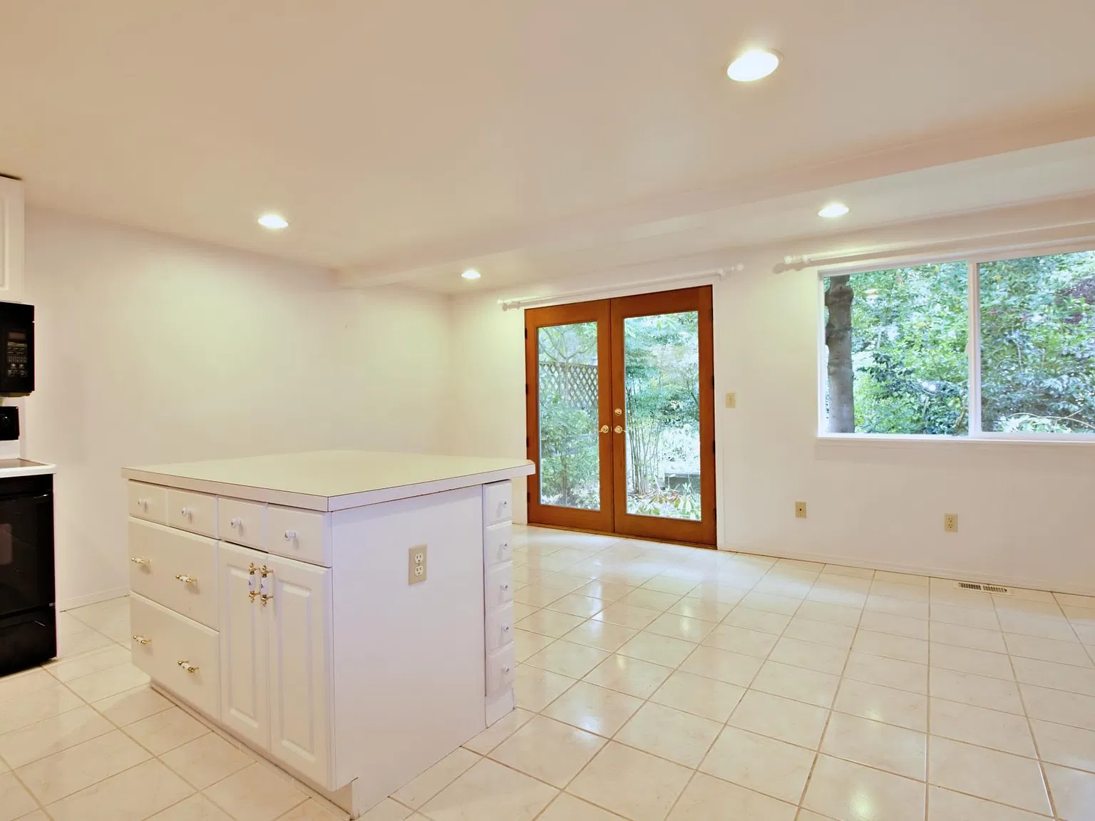 2 bed, 1.5 bath, 1100 sqft, $2,000 — Photo 4