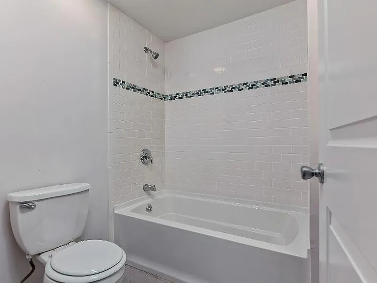 998 Tremont St #2X — Photo 6