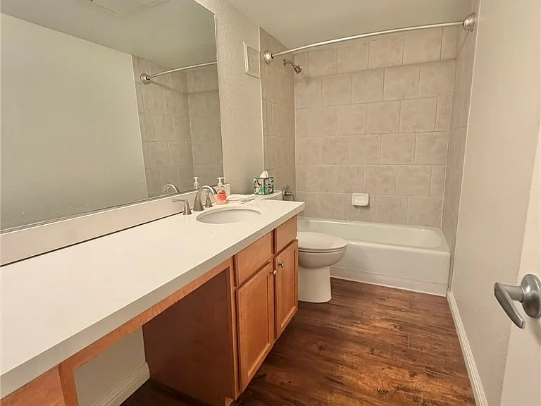 650 Oakmont Ave #2113 — Photo 10