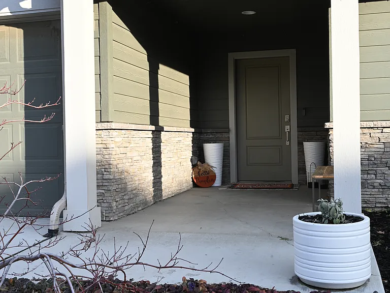 7917 S Dana Ln — Photo 2